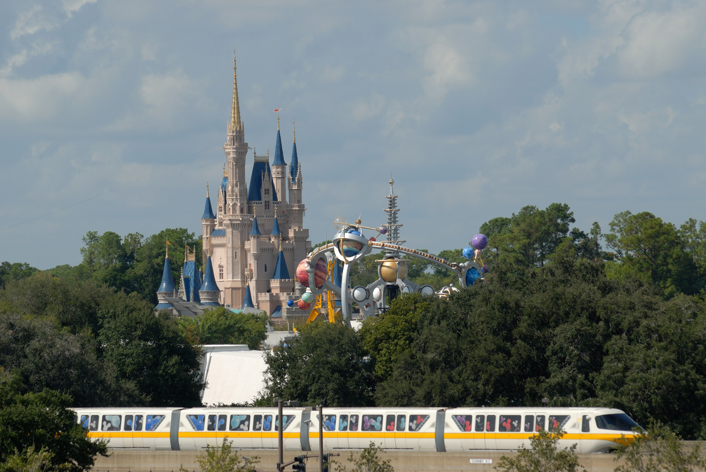 disney-magic-kingdonm-orlando-florida