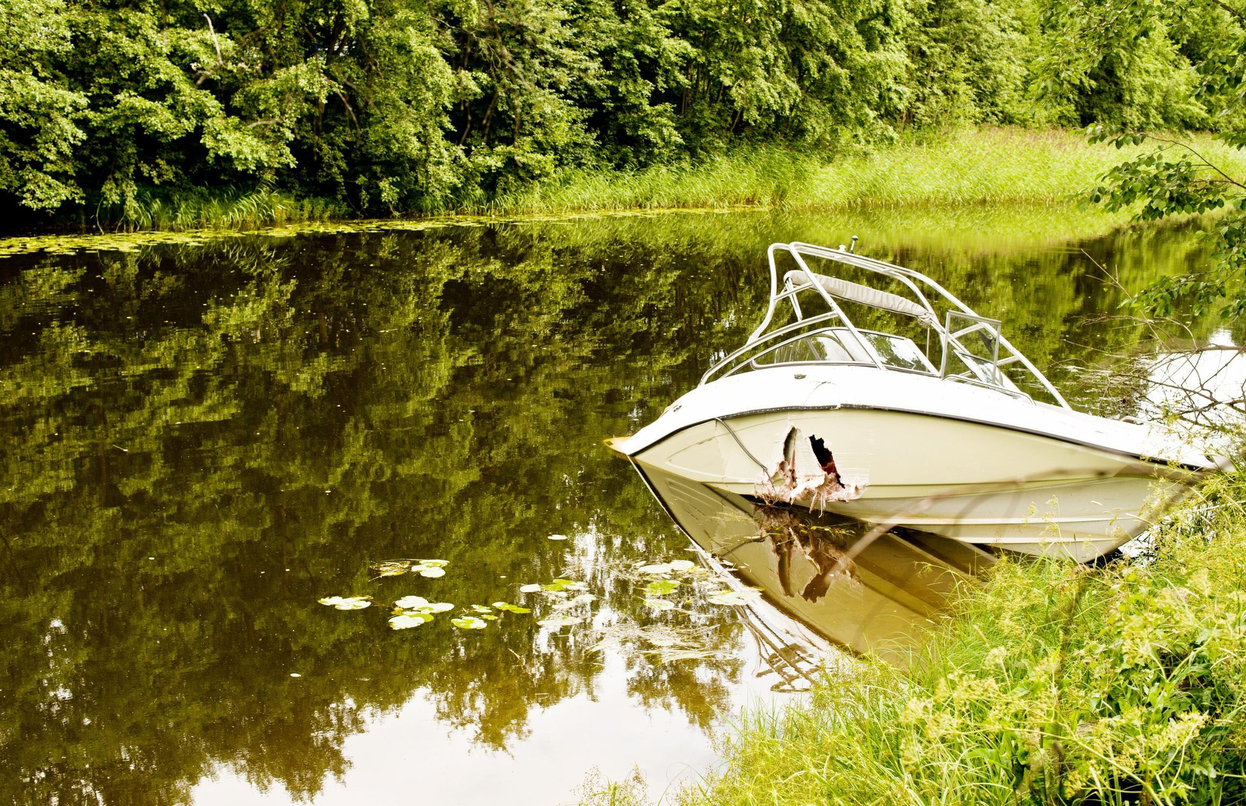 Sinking Modern Large White Boat Atlanta Georgia