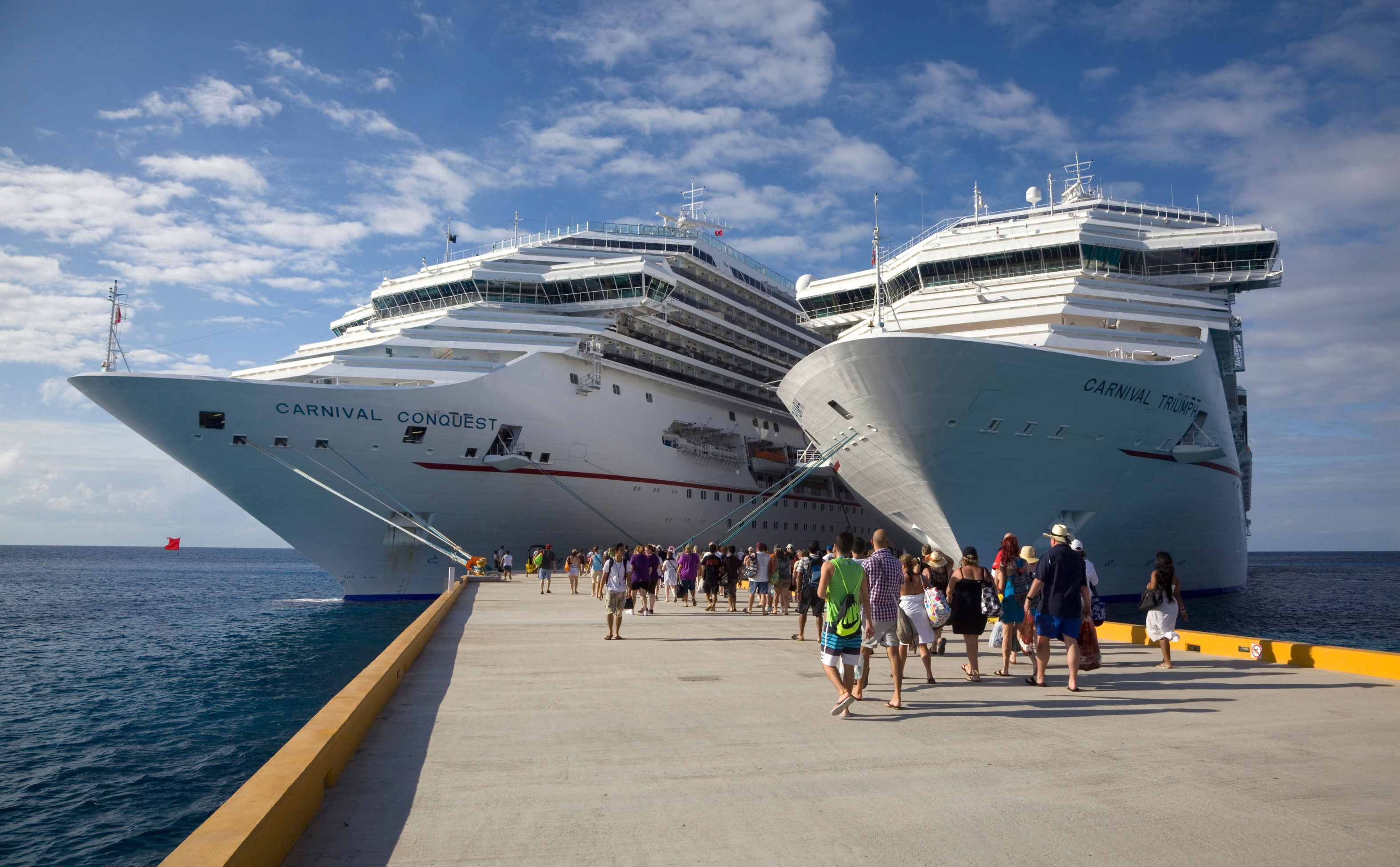 carnivalo cruise ships docked at port