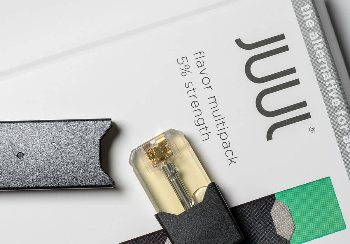 juul e cigarett nicotine vapor dispenser box and juulpod