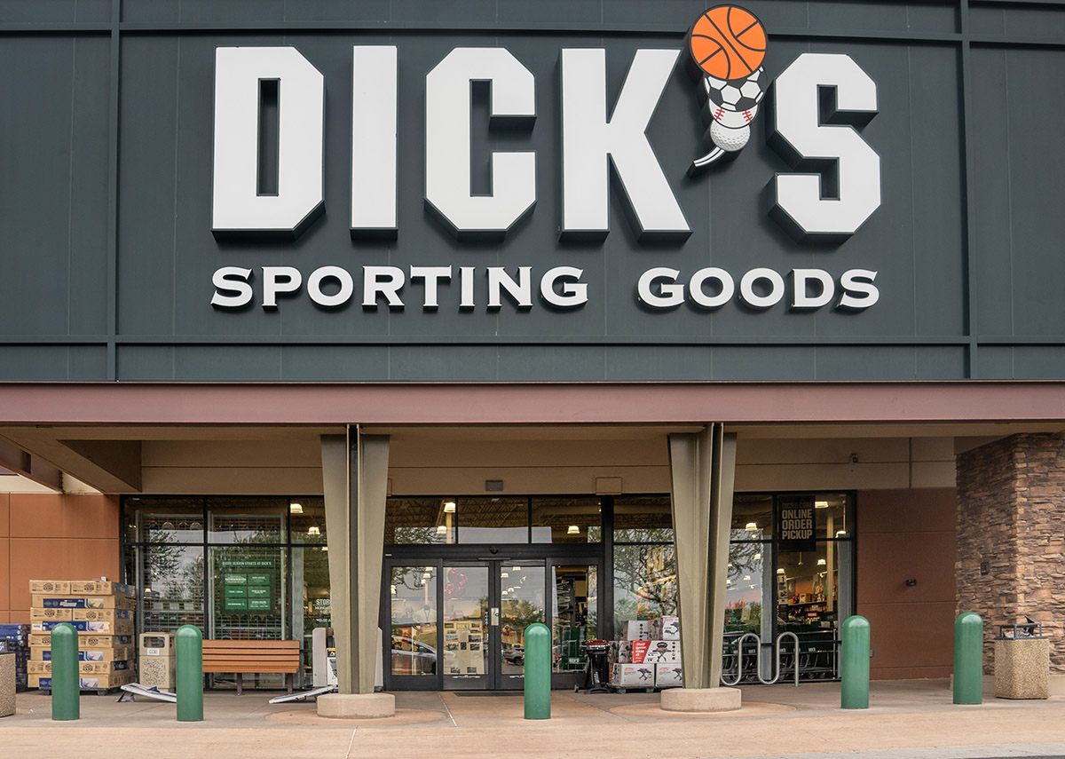 dicks sporting goods storefront
